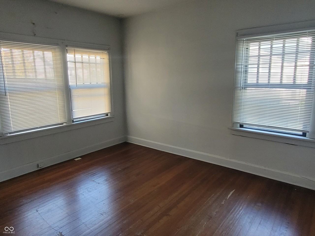 629 Carlyle Pl - Photo 4 of 10