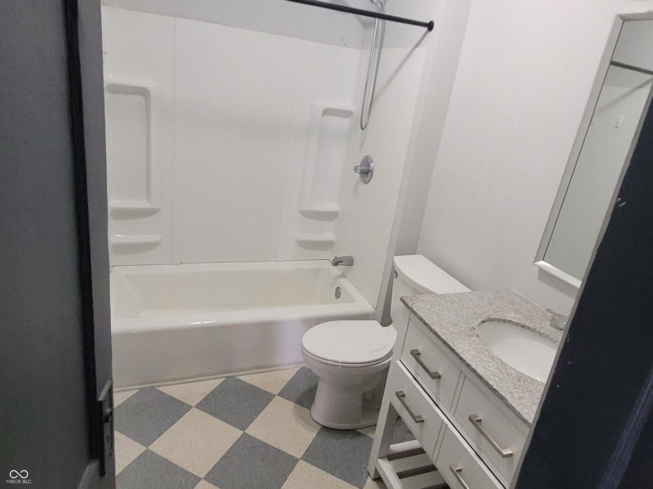 629 Carlyle Pl - Photo 5 of 10