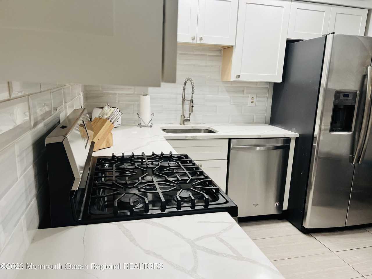 14 Cooper Ct - Photo 7 of 31