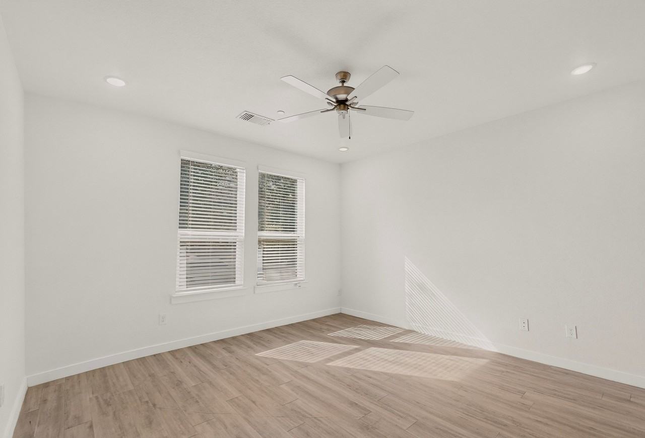 1300 Pebblebrook Dr - Photo 4 of 28
