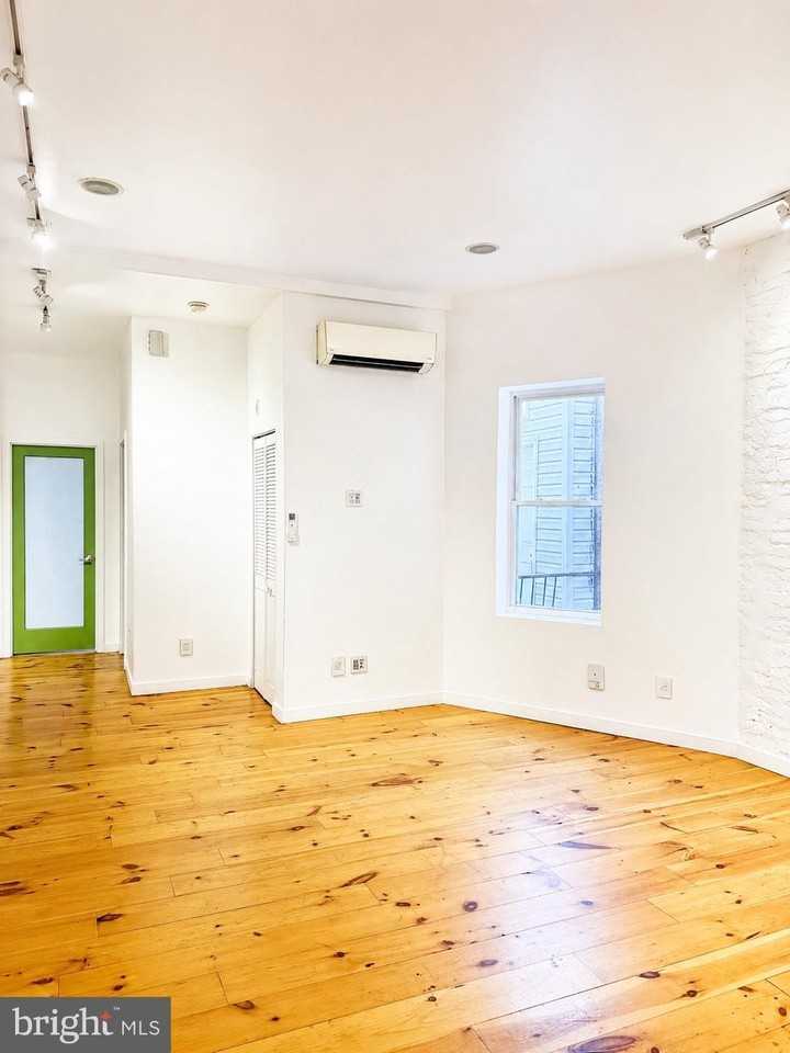 619 S 52nd St #2 - Photo 3 of 8