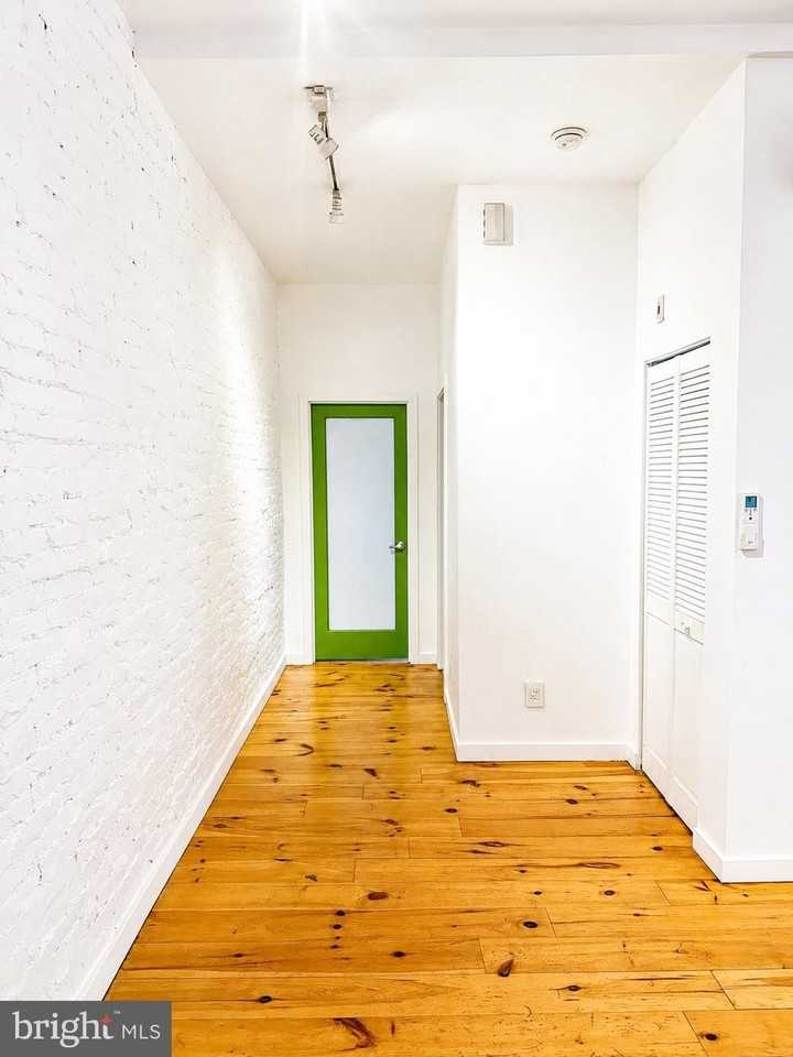 619 S 52nd St #2 - Photo 4 of 8