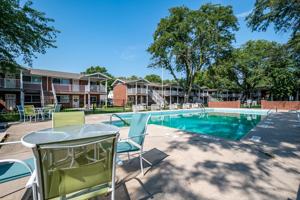 featured image of 203 1/2 6th Street #2