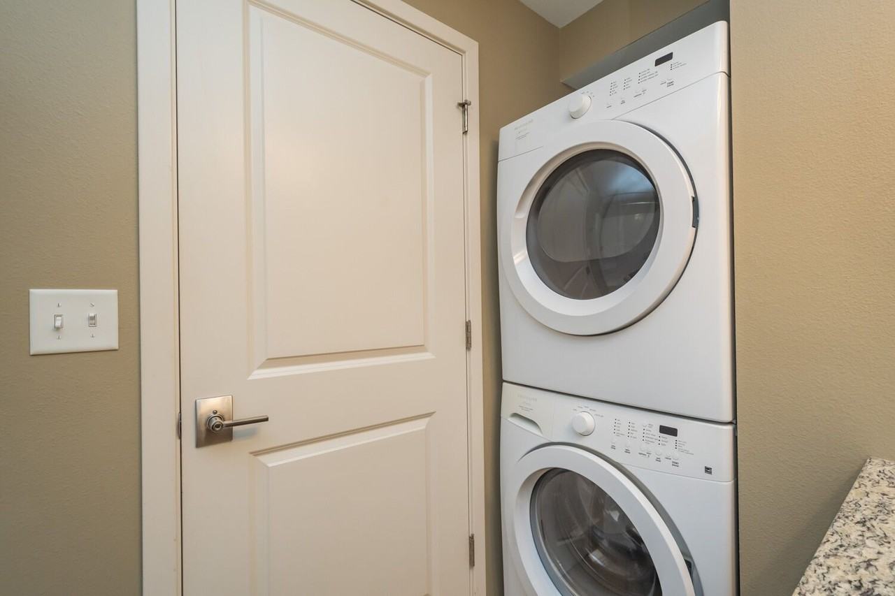 203 1/2 6th Street #2 - Photo 2 of 15