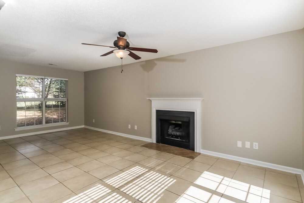 5030 Poplar Glen Dr - Photo 4 of 17