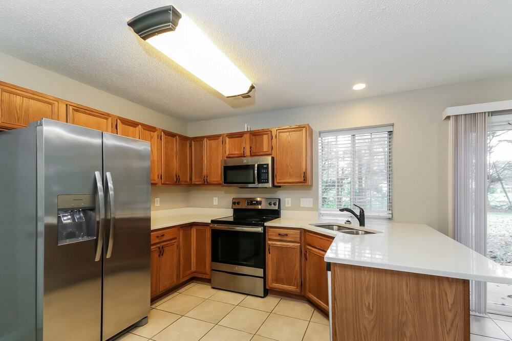 5030 Poplar Glen Dr - Photo 7 of 17