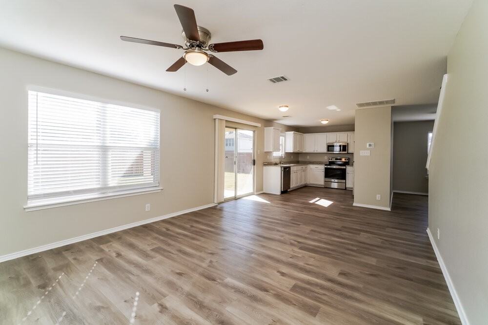 9002 Meadow Spgs - Photo 5 of 17