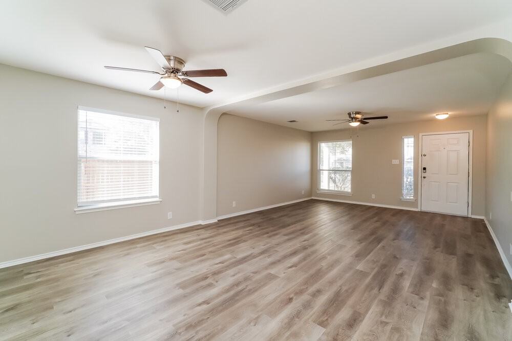 9002 Meadow Spgs - Photo 6 of 17