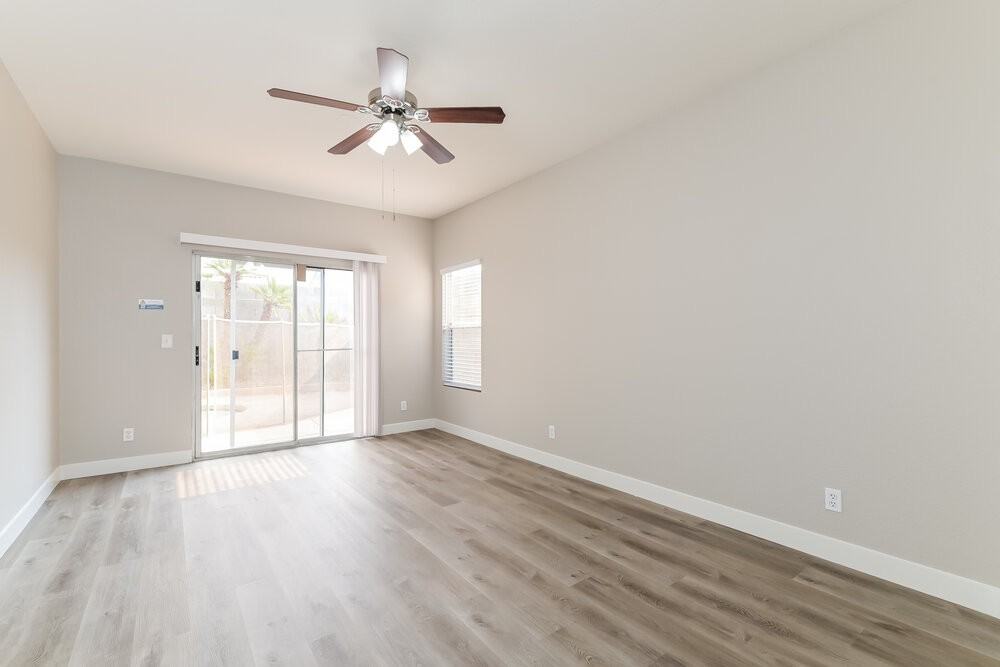 2827 Norfolk Ave - Photo 5 of 17
