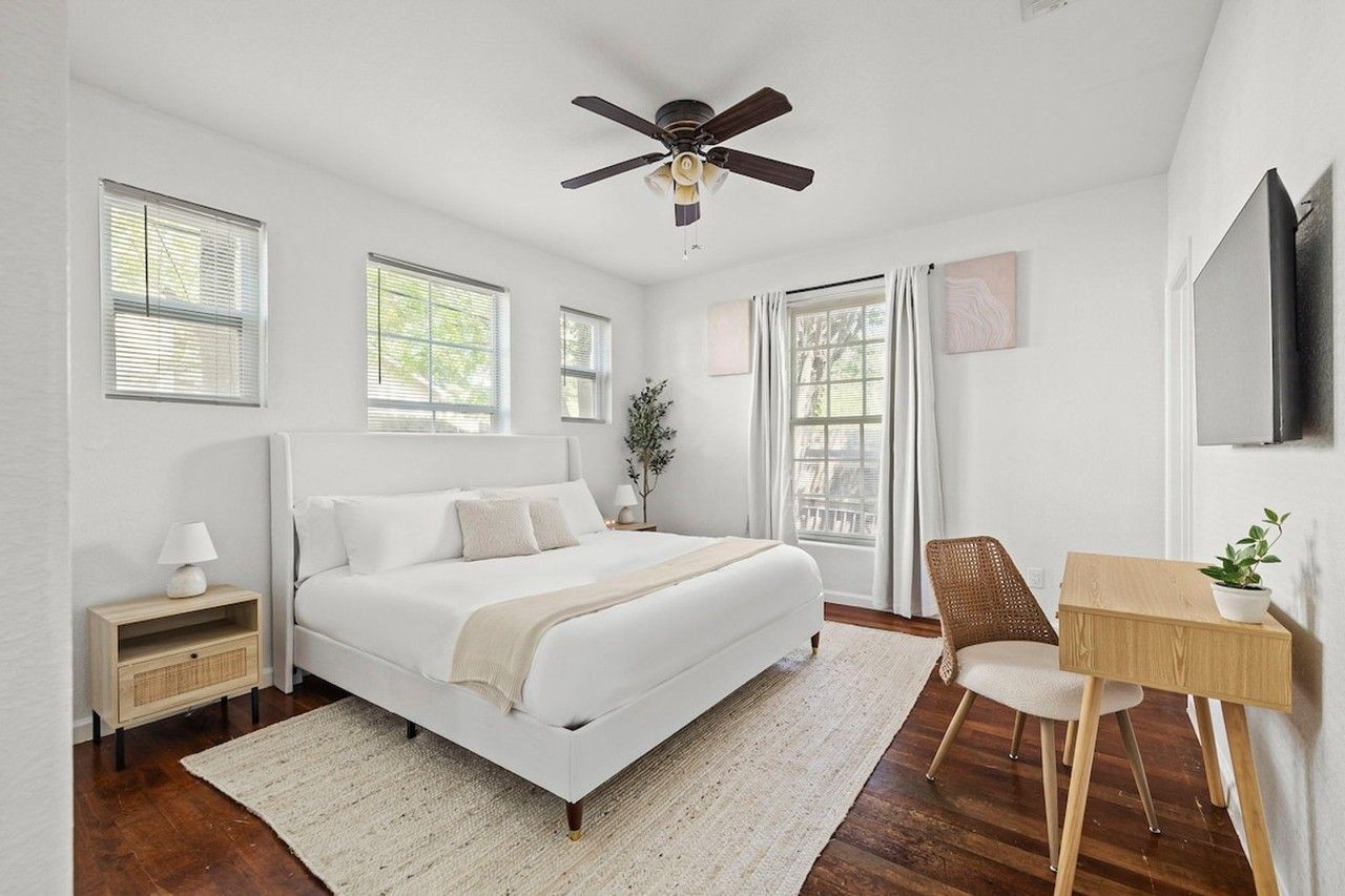 1703 Chicon St #1630384P - Photo 2 of 27
