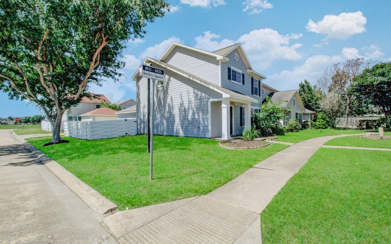 6117 Settlers Square Ln - Photo 4 of 47