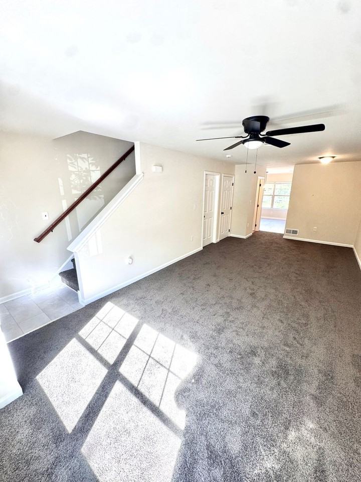 789 Mohawk St - Photo 2 of 21