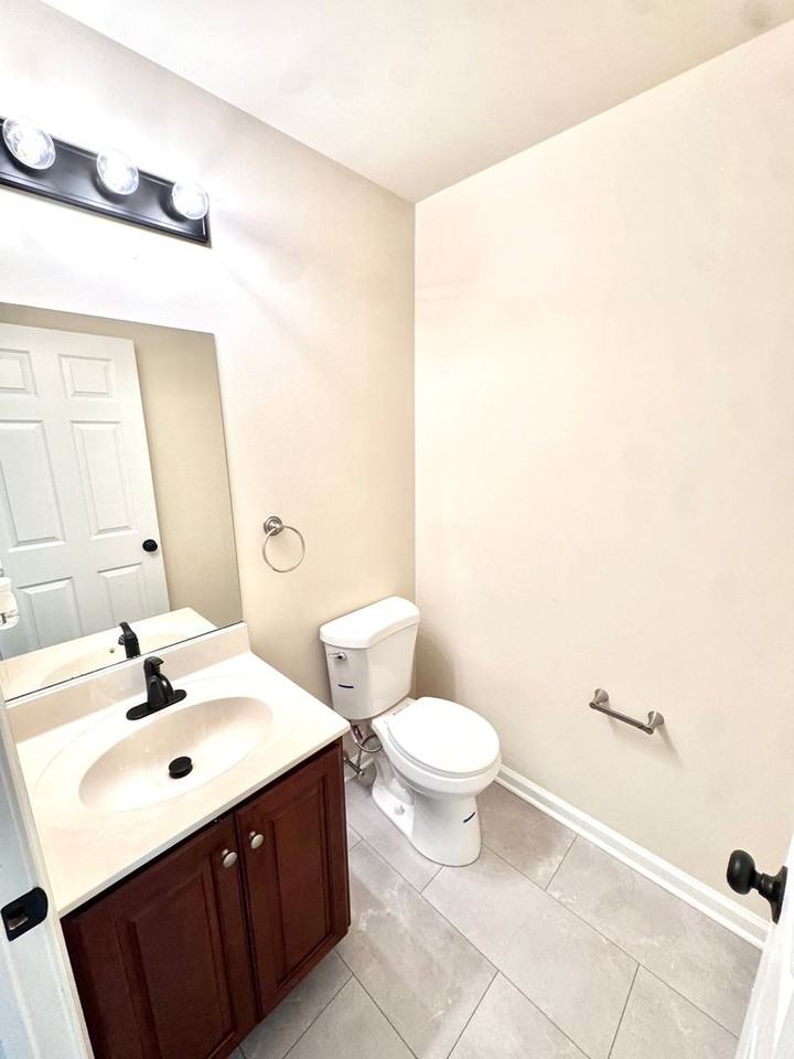 789 Mohawk St - Photo 4 of 21