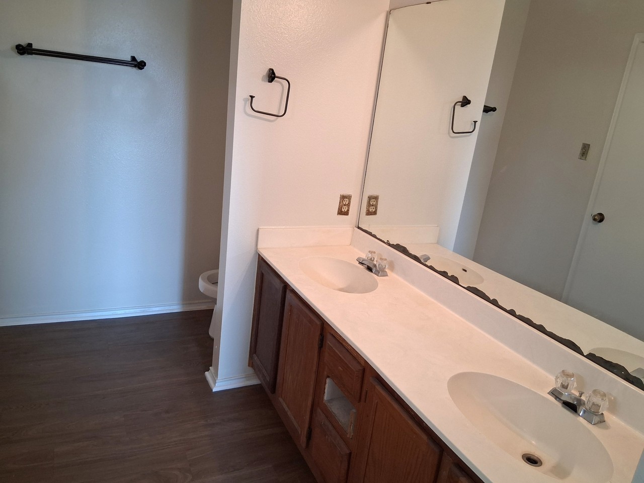 5002 Morning Glen Ln - Photo 4 of 17