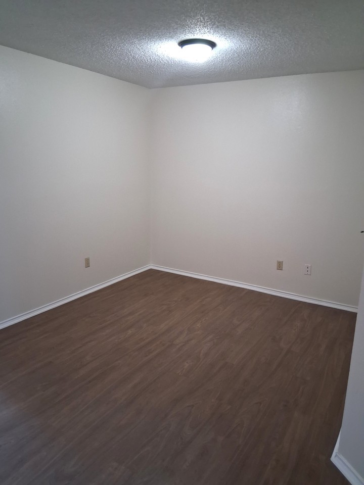 5002 Morning Glen Ln - Photo 2 of 17