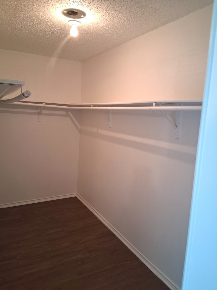 5002 Morning Glen Ln - Photo 5 of 17