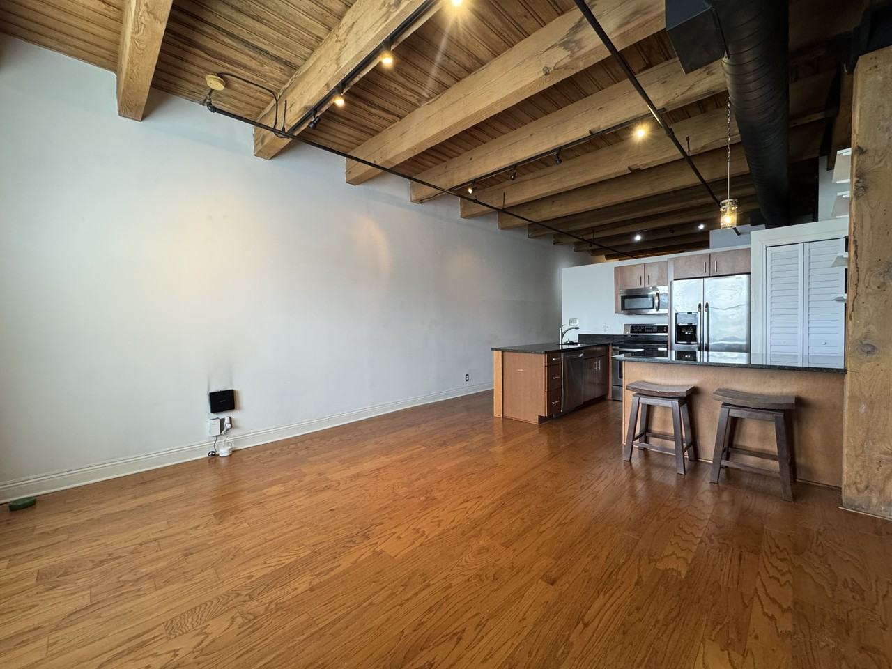 700 Broadway Boulevard #409 - Photo 2 of 18