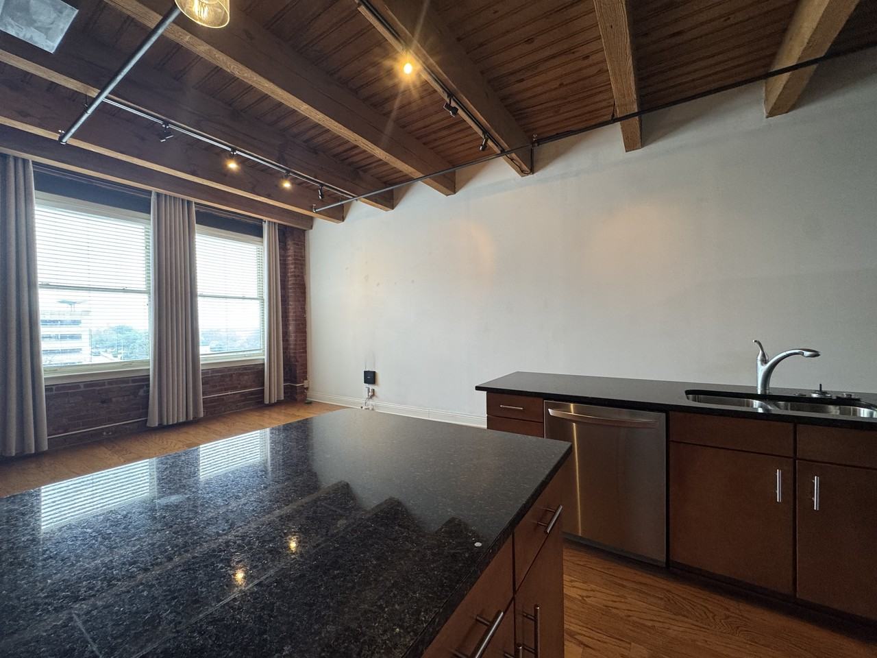 700 Broadway Boulevard #409 - Photo 6 of 18