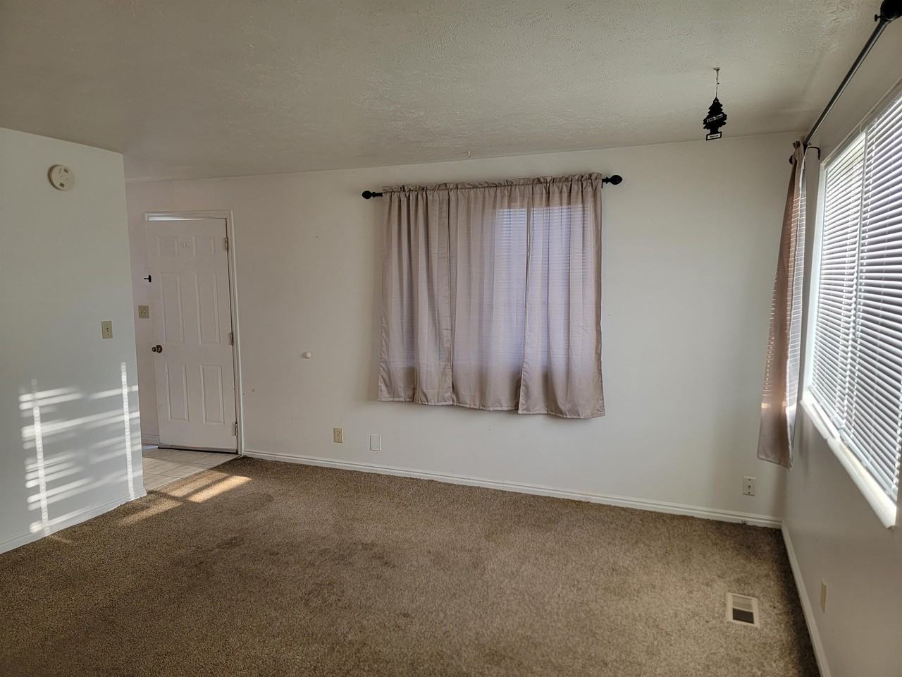 162 S Hale St #162 - Photo 6 of 23