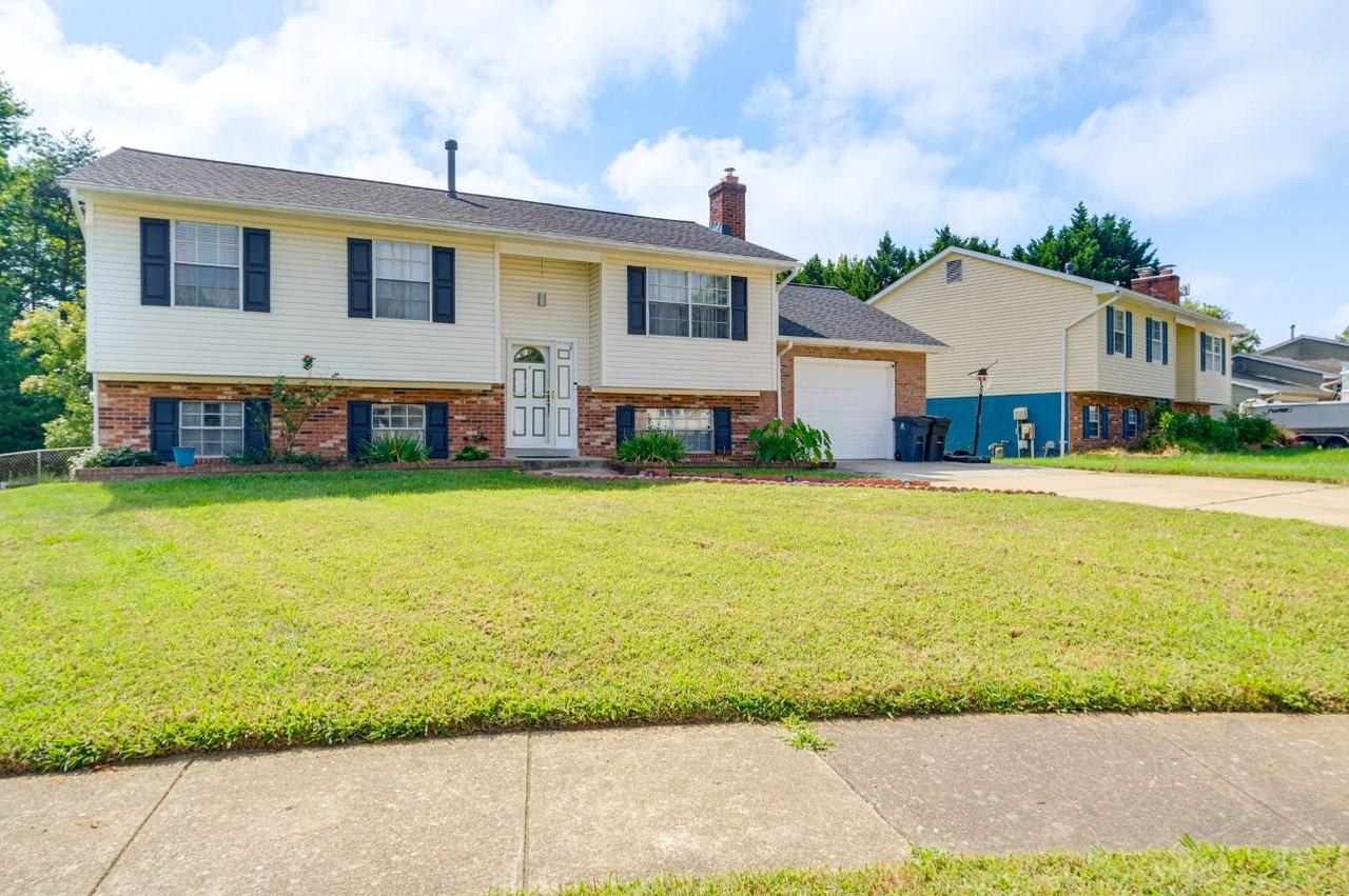 7404 Lothian Lane - Photo 2 of 15