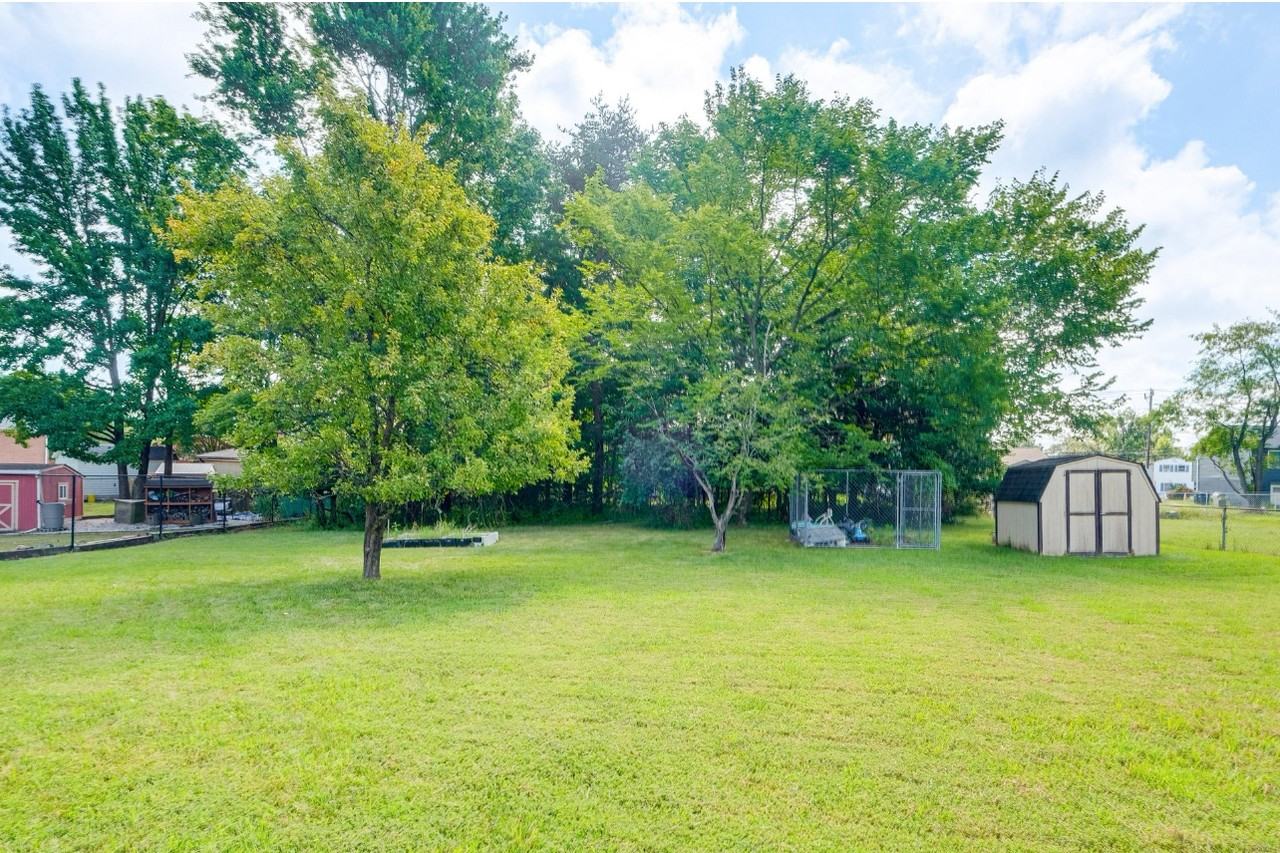 7404 Lothian Lane - Photo 4 of 15