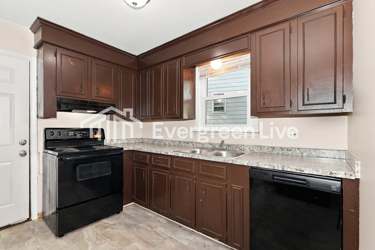 206 London Pride Rd - Photo 5 of 15