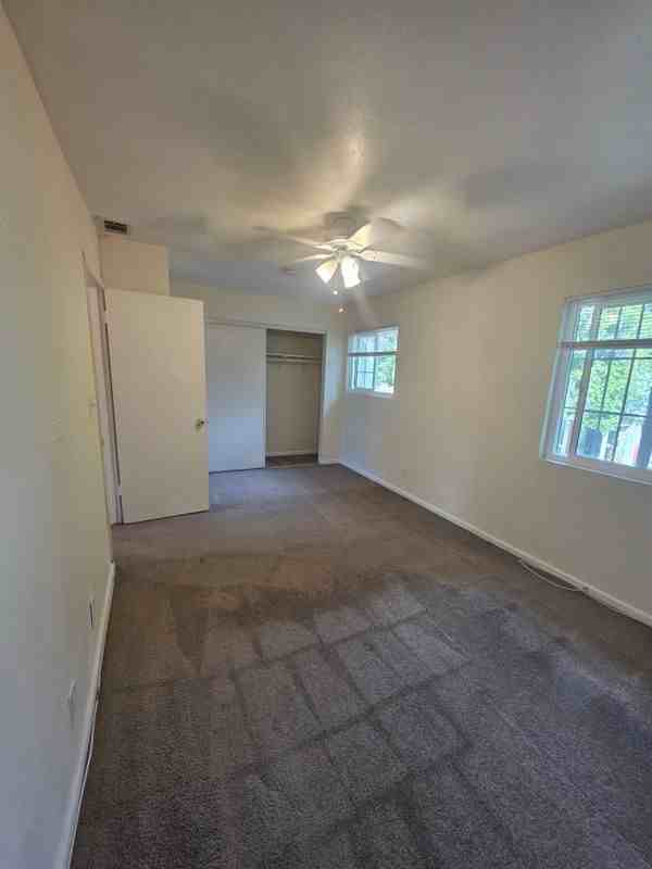660 E Lee Pl - Photo 7 of 15