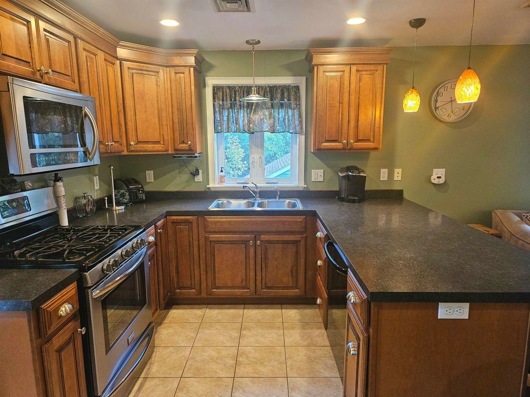 89 Briar Ridge Rd - Photo 2 of 18