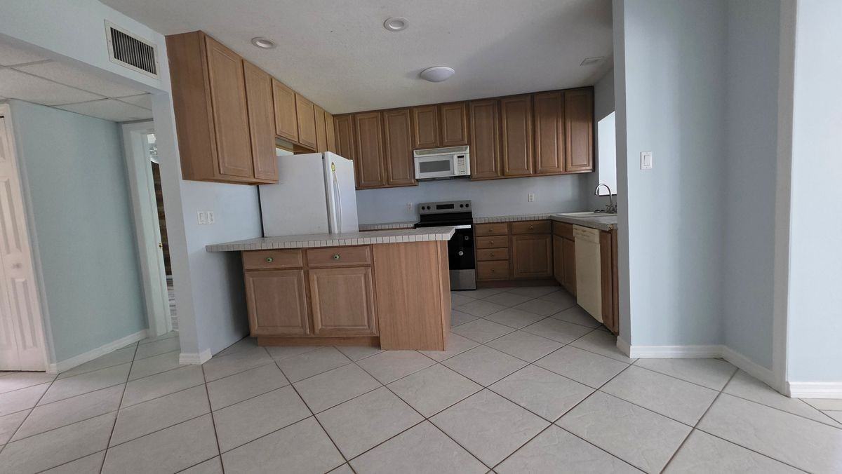 462 Hernando St - Photo 7 of 12