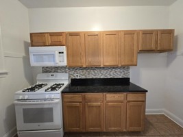 featured image of 1452 Oak Ave #2N