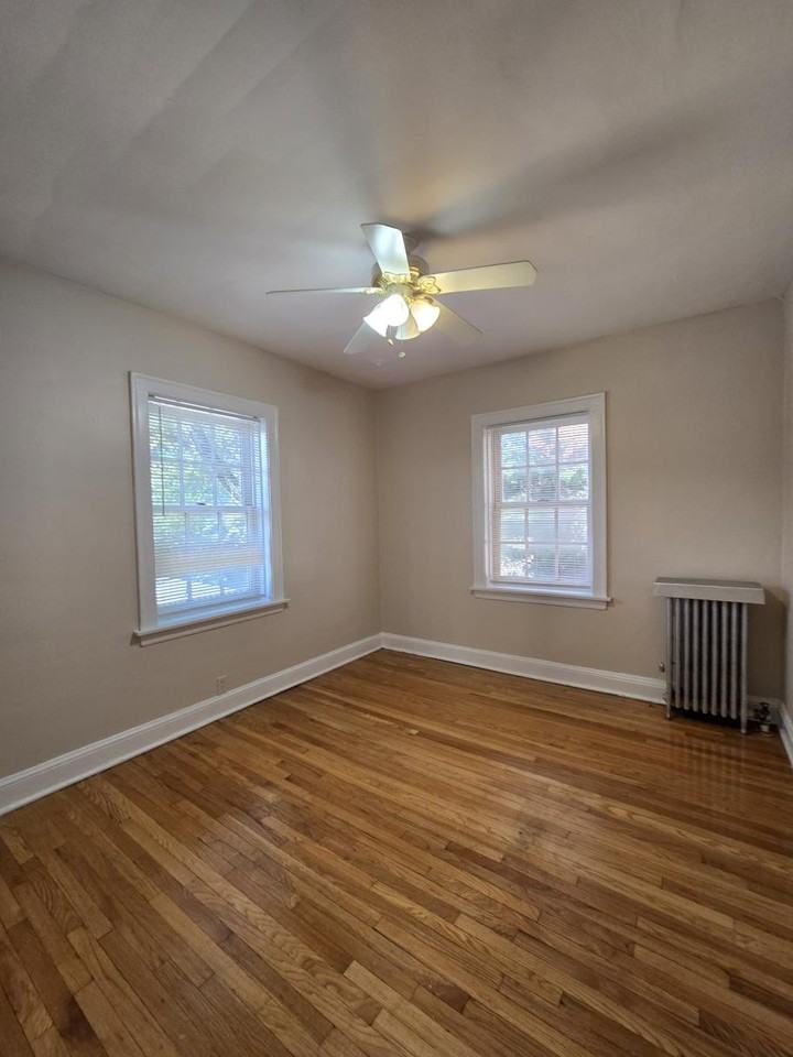 1452 Oak Ave #2N - Photo 7 of 8