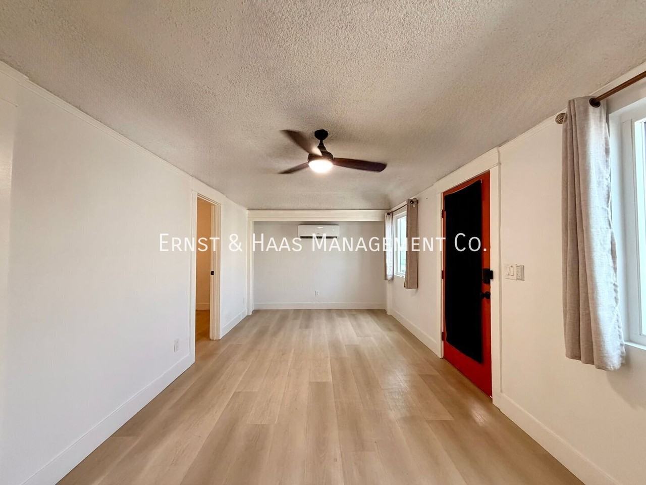 2245 Pine Ave - Photo 4 of 28