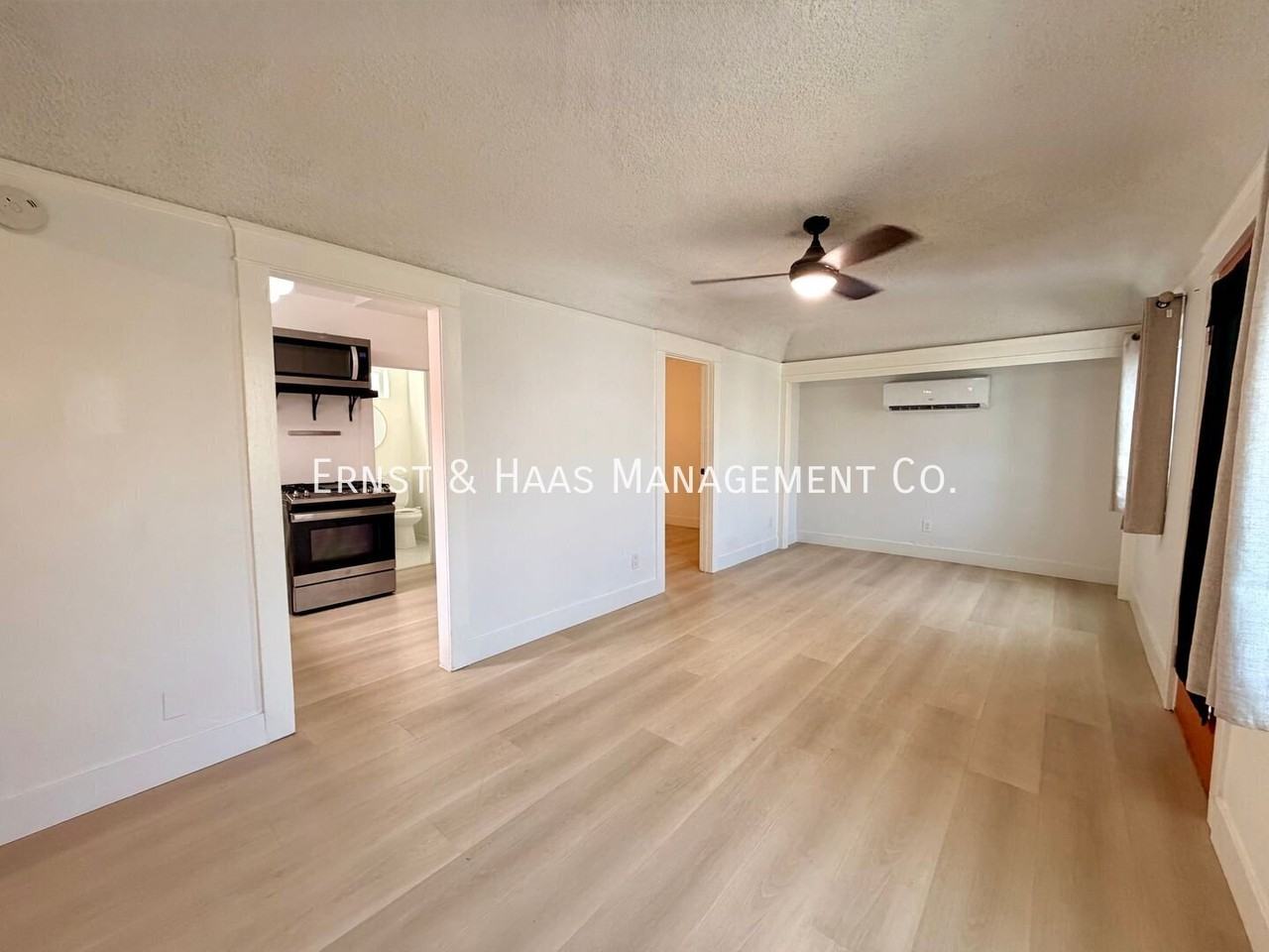 2245 Pine Ave - Photo 3 of 28