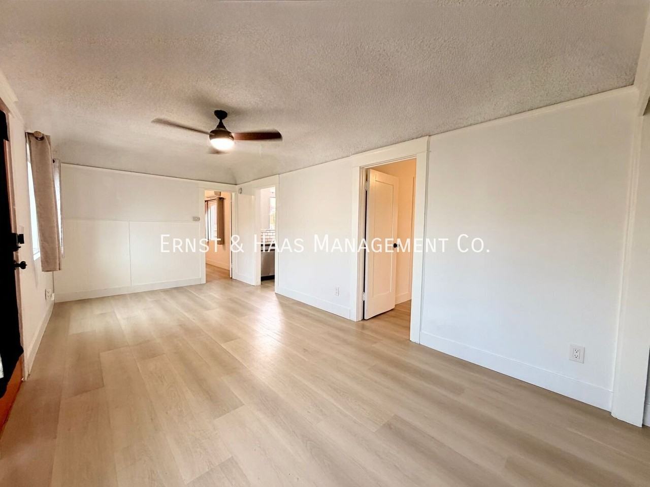 2245 Pine Ave - Photo 6 of 28