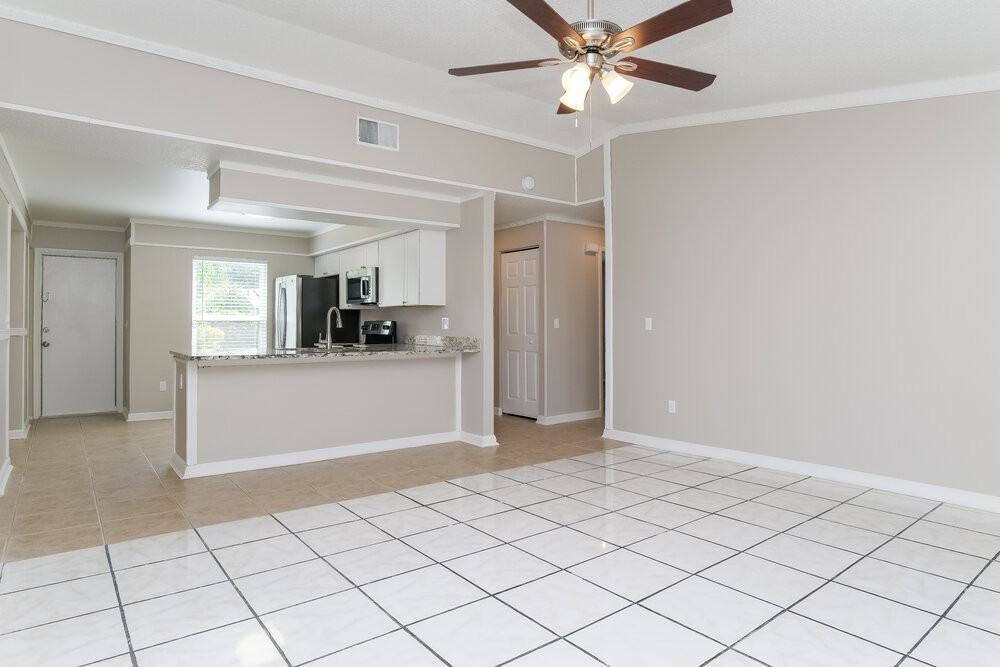 1064 Bridlewood Way - Photo 4 of 16