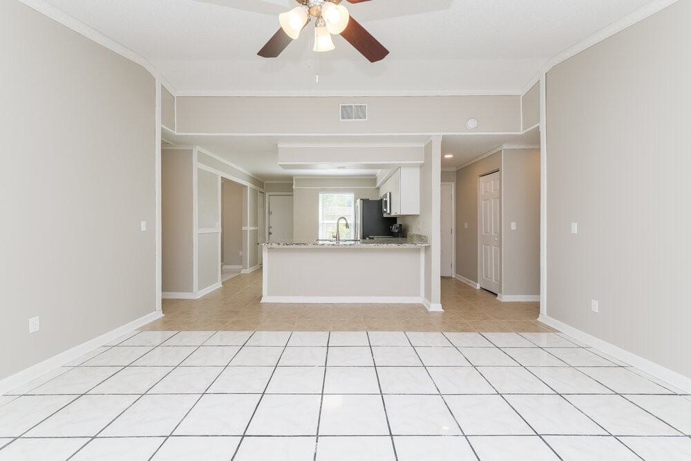 1064 Bridlewood Way - Photo 5 of 16