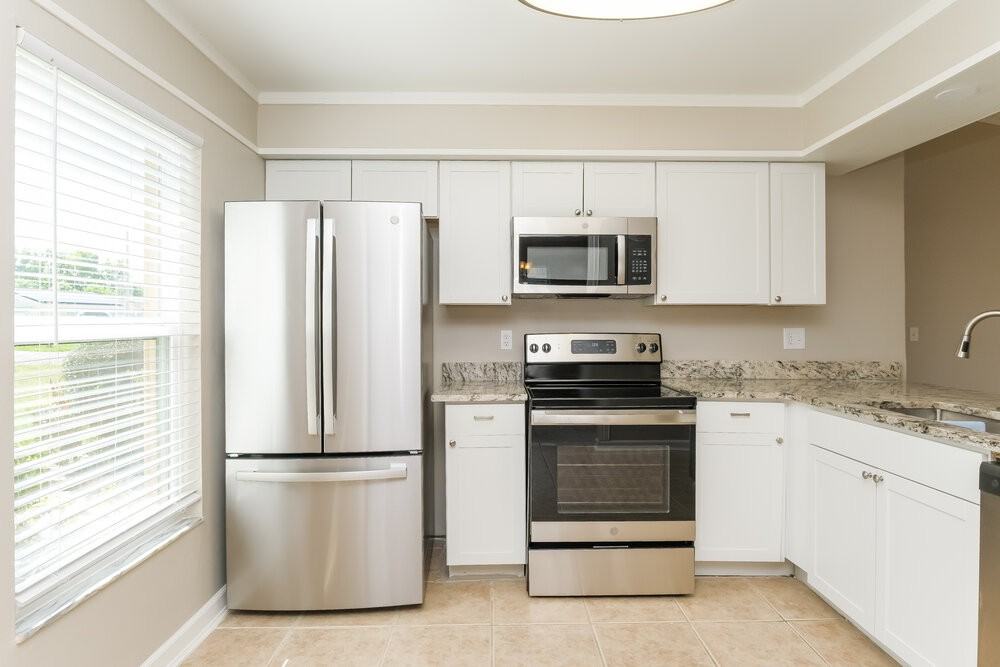 1064 Bridlewood Way - Photo 7 of 16