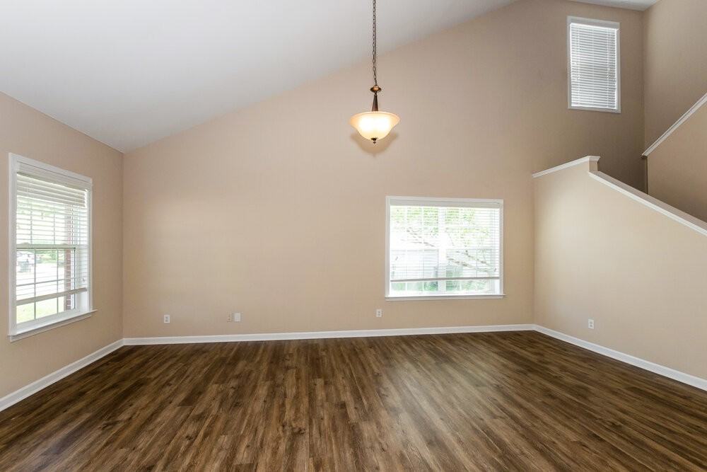 5121 Stowe Derby Dr - Photo 5 of 17