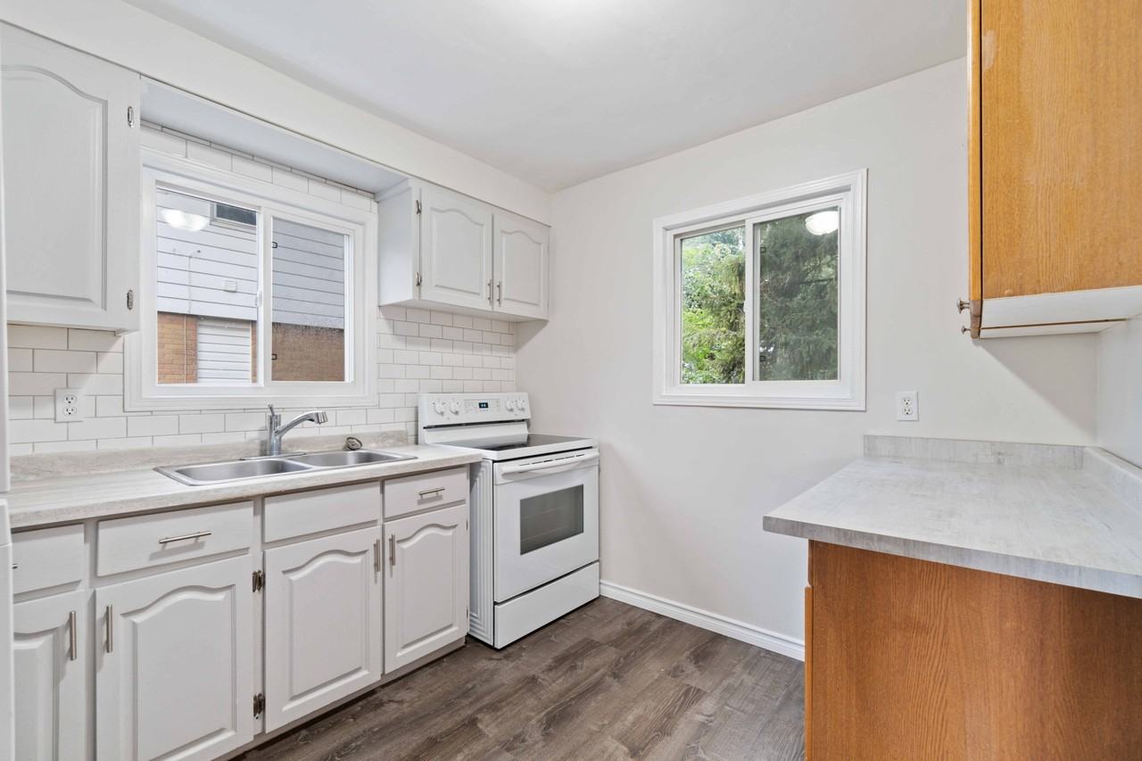 1100 Exmouth St - Photo 6 of 33