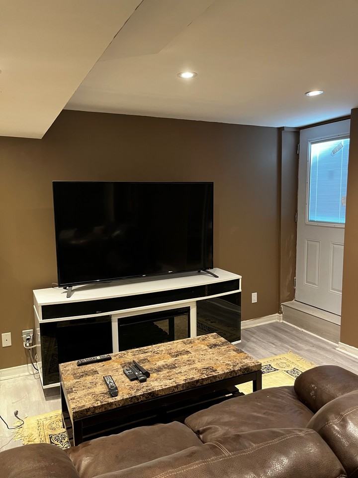 35 Fern Valley Crescent - Photo 3 of 7