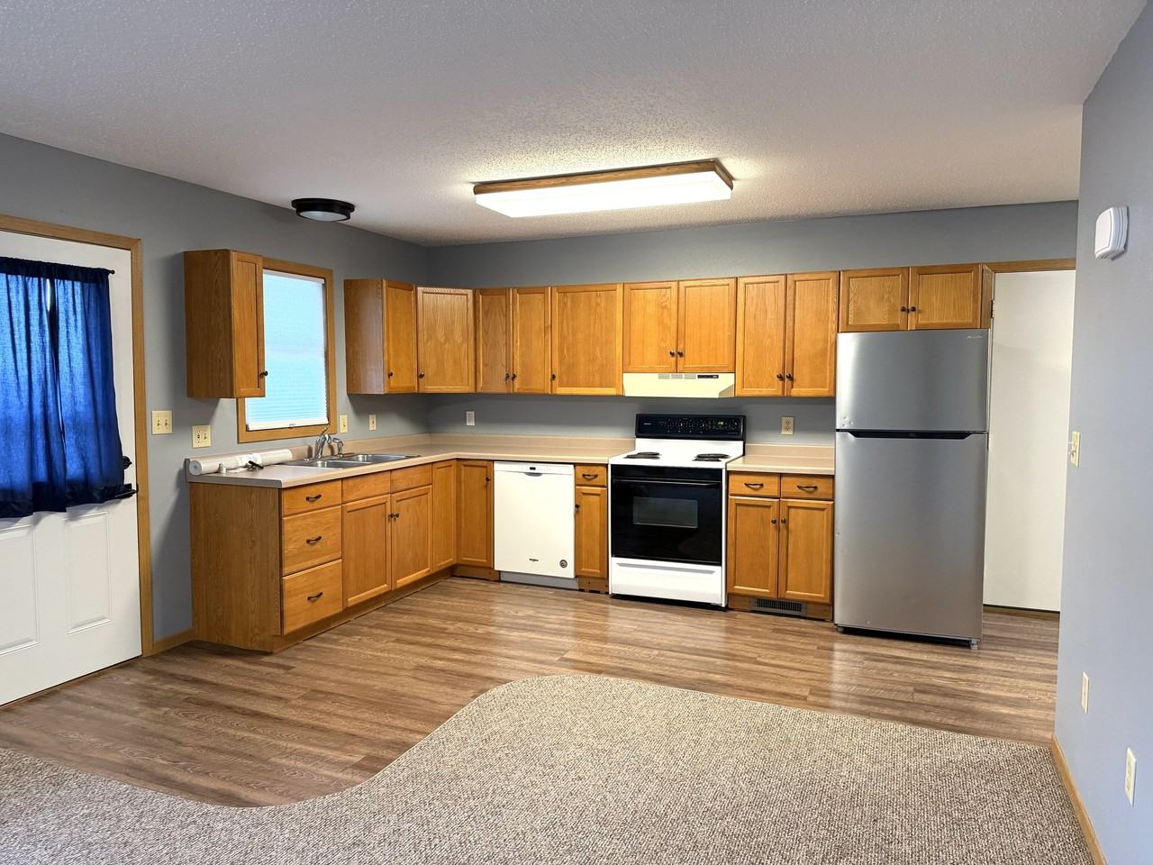 503 E Saint Marys St #1 - Photo 4 of 11