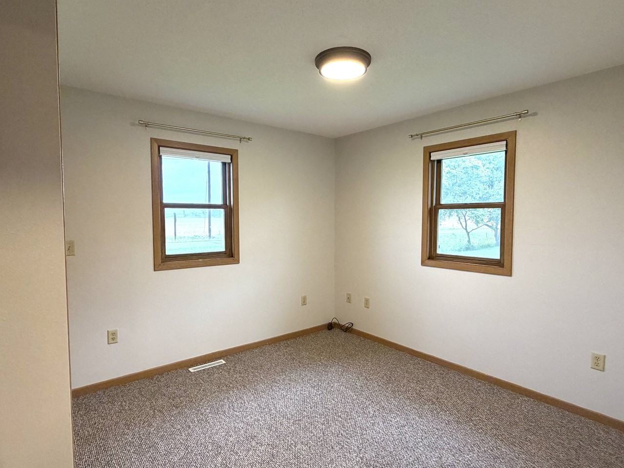 503 E Saint Marys St #1 - Photo 5 of 11