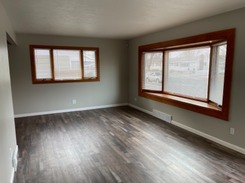 2528 Wyoming Ave - Photo 2 of 27