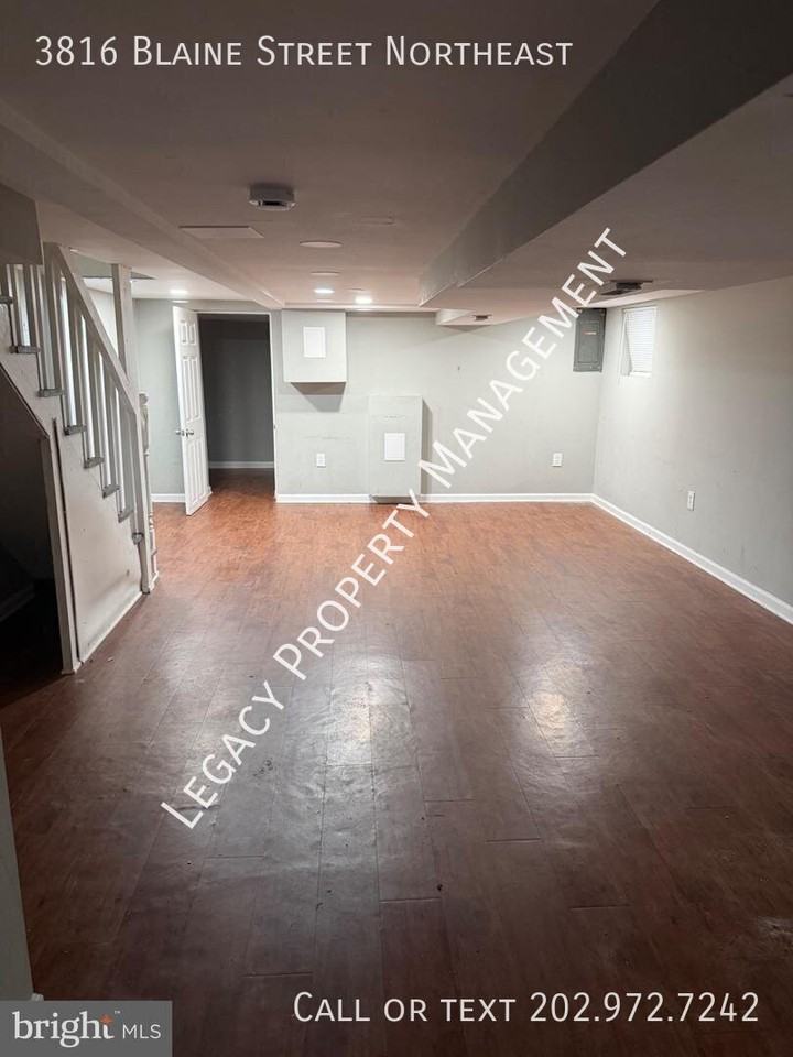 3816 Blaine St Ne - Photo 2 of 23