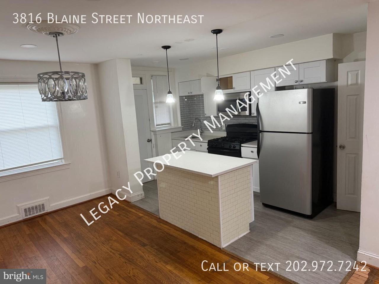 3816 Blaine St Ne - Photo 4 of 23