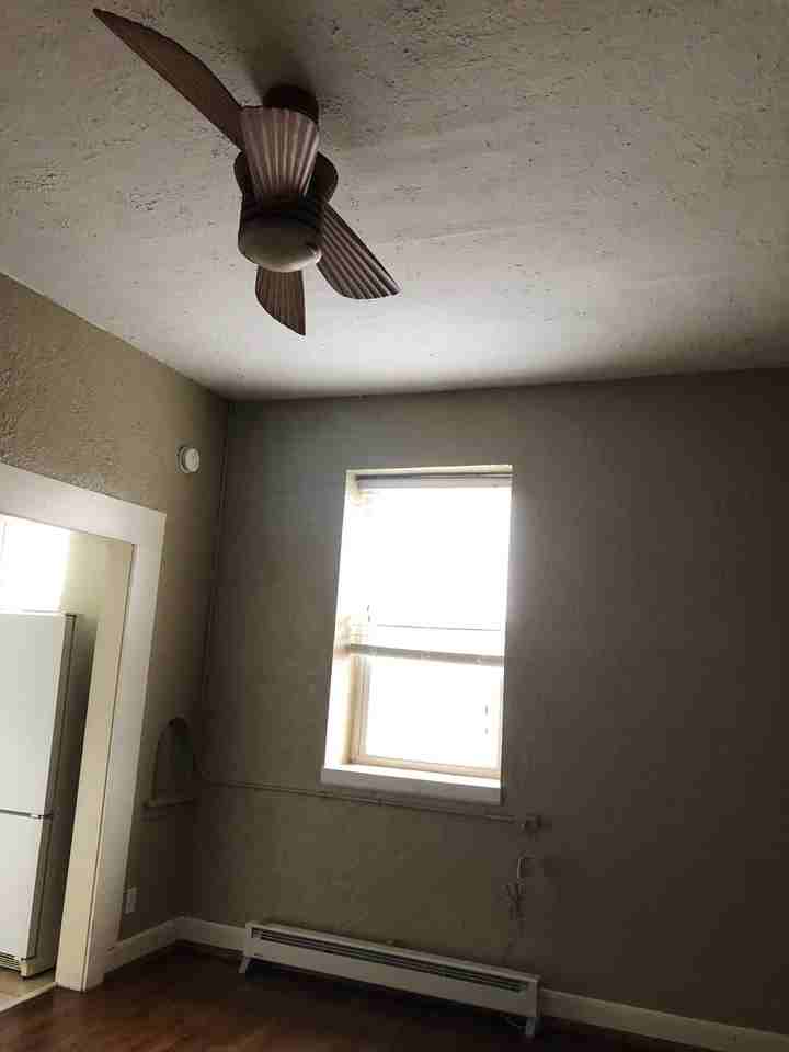 138 E Wooster St #B - Photo 2 of 9