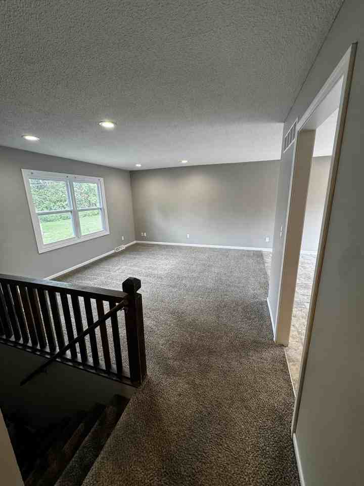 539 E Lacy St - Photo 7 of 13