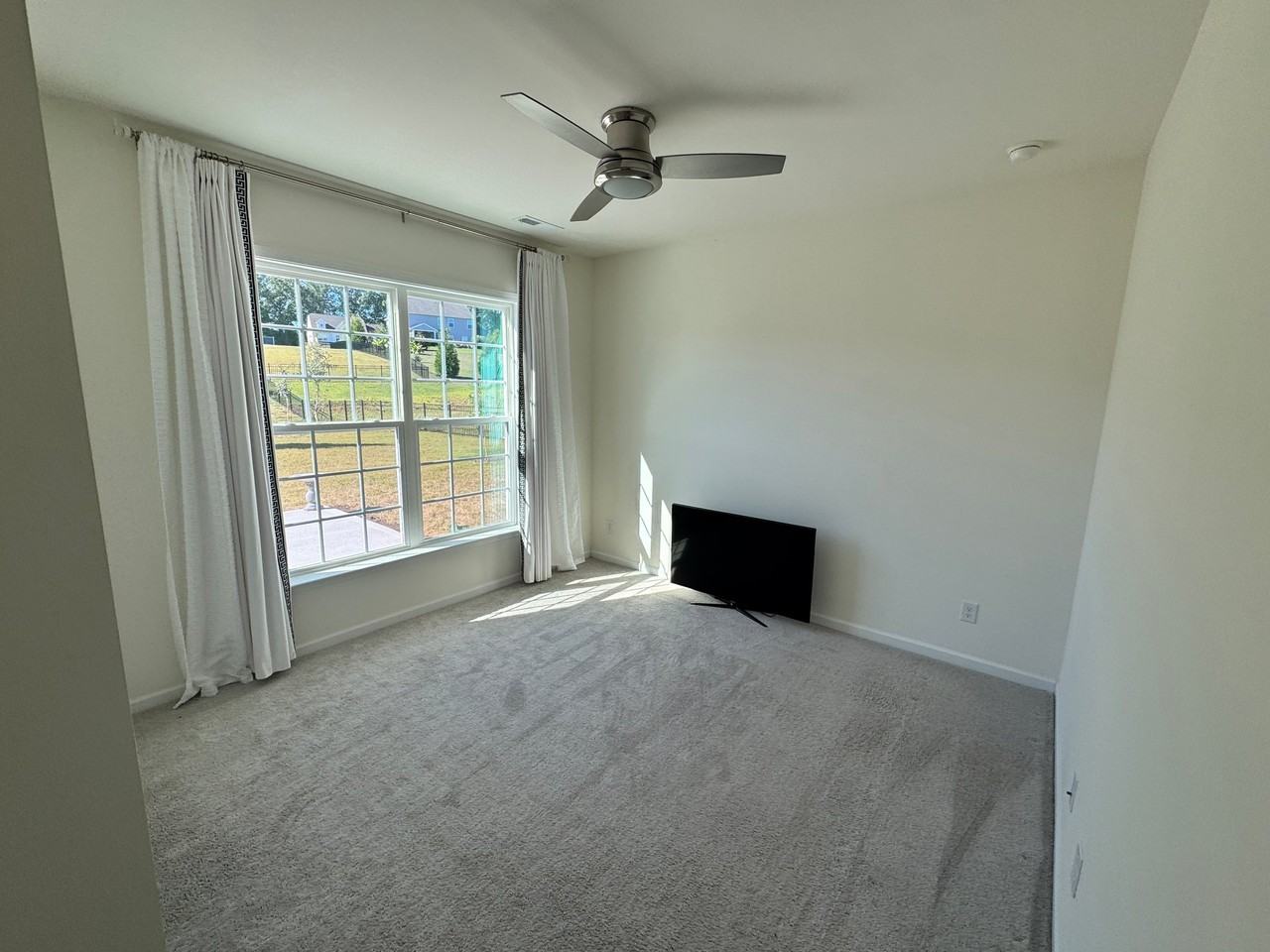 414 Canyon Ln #1stFL - Photo 2 of 6