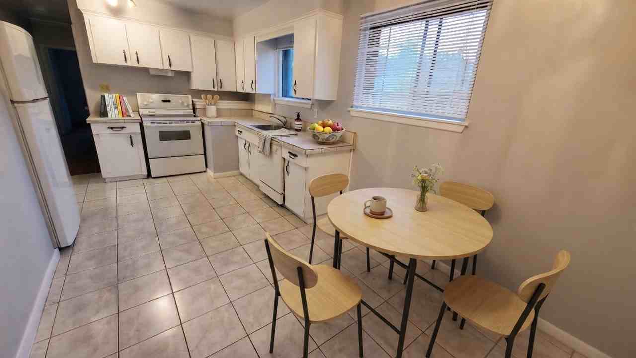 235 Wilson Road North - Photo 2 of 10