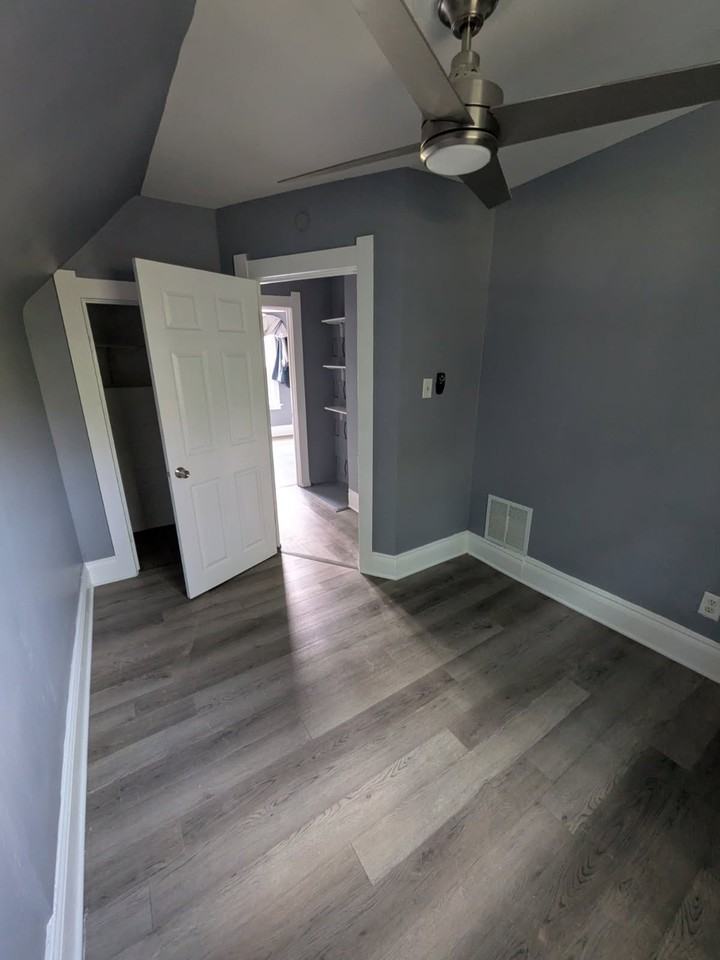 1920 Hoag St - Photo 5 of 11